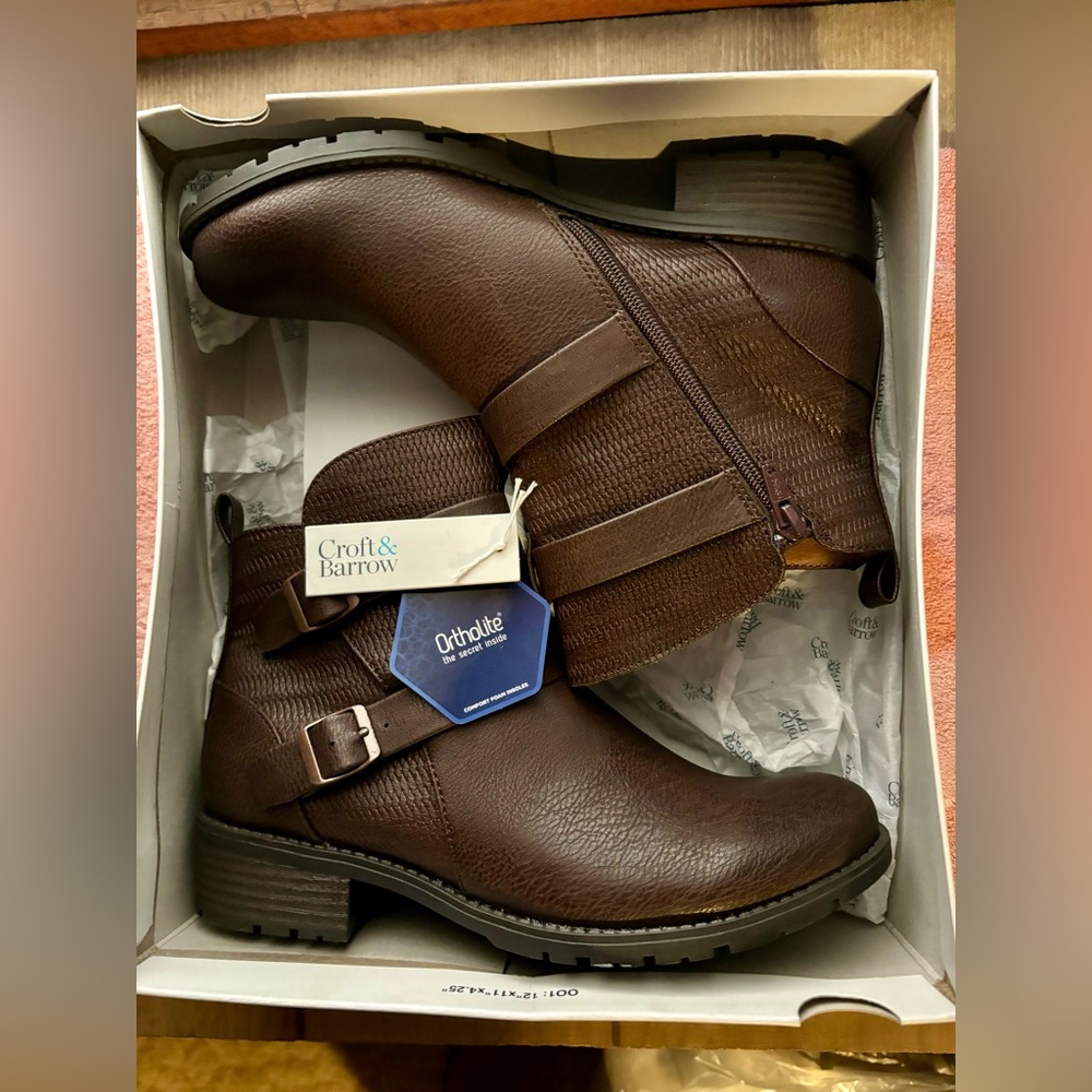 Women’s Croft & Barrow boots, Size 8.5